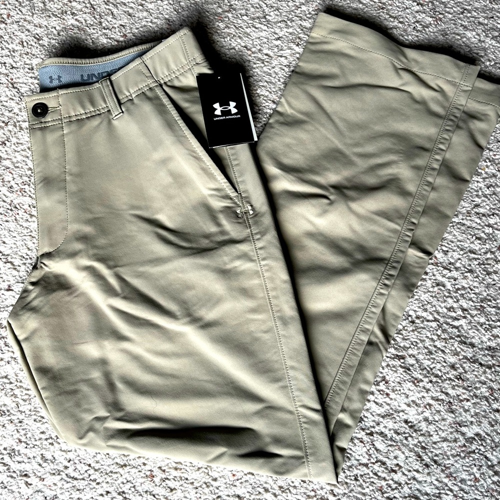 *NWT* Men’s Under Armour Golf Pants 32X30 Khaki